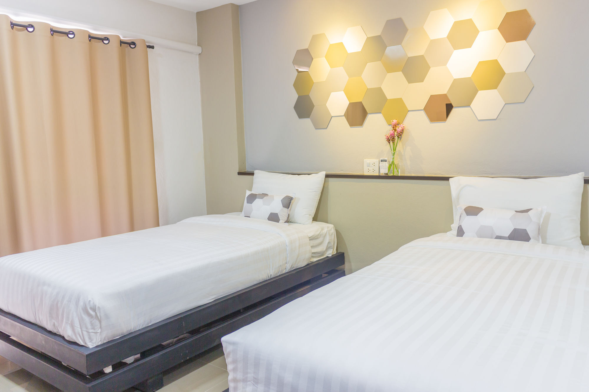 M2 Hotel Пхаяу Экстерьер фото